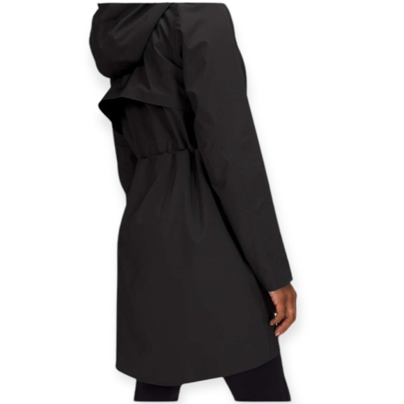 Lululemon • Rain Rebel Jacket
Black - Picture 14 of 16